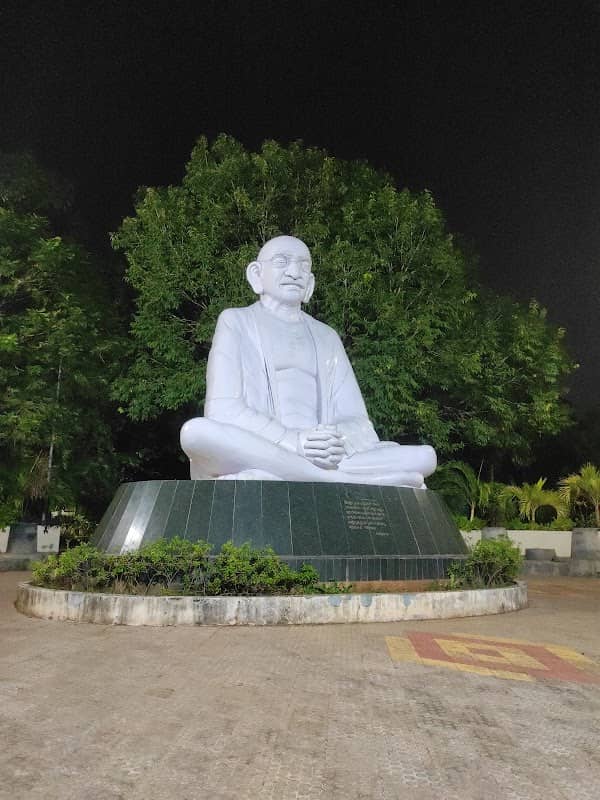 Mahatma Gandhi Statue Gandhi Park - Image 1