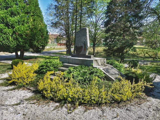 Emlékpark - Image 2