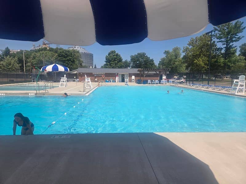 Farmer City Swimming Pool - Image 1