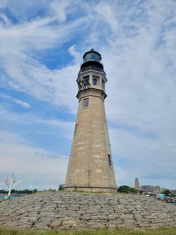 Buffalo Main Lighthouse - Image 1