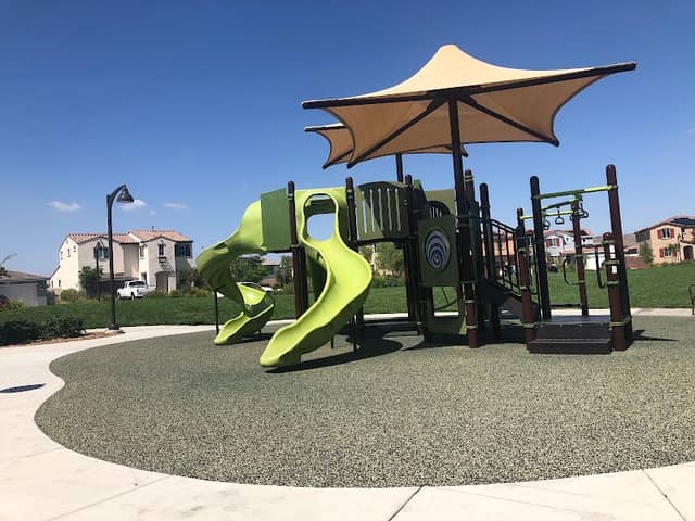 Sunset park - Image 1