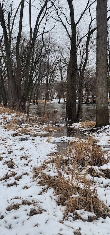 Riverside Park - Image 1