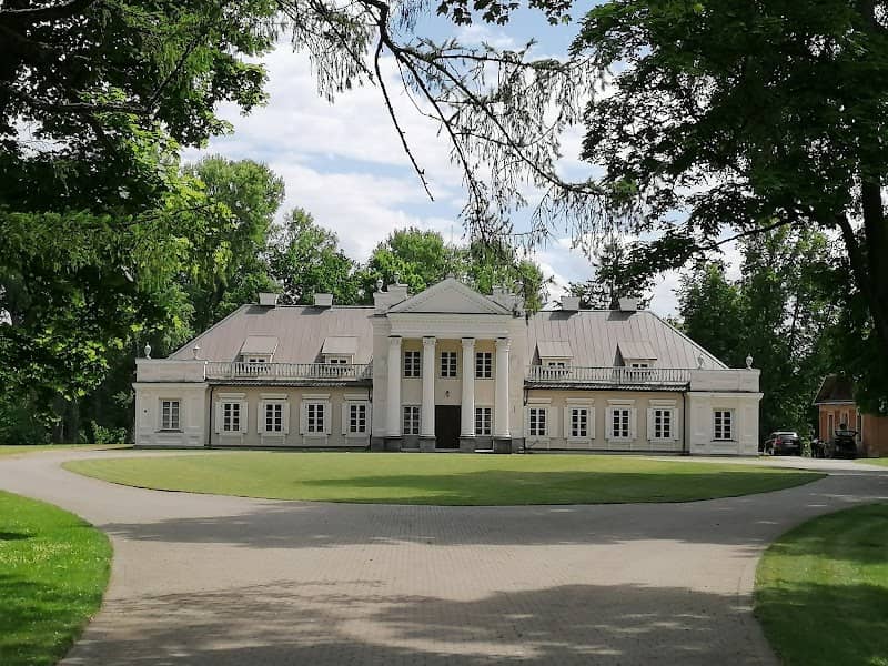 Vidiškės Manor - Image 1