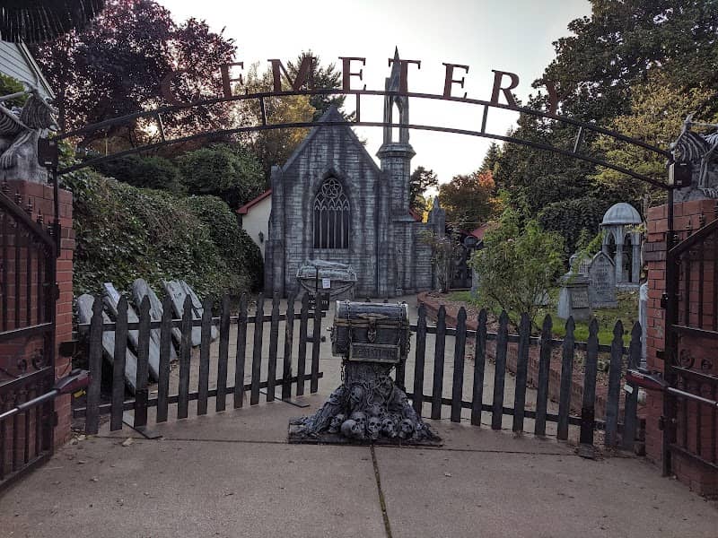 Davis Graveyard (Seasonal) - Image 2