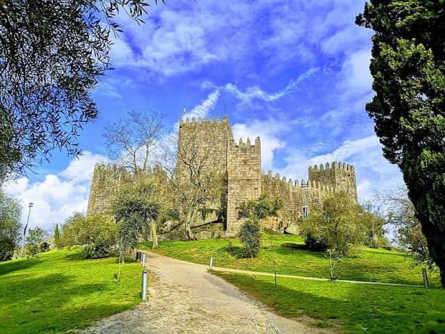 Guimarães Castle - Image 2