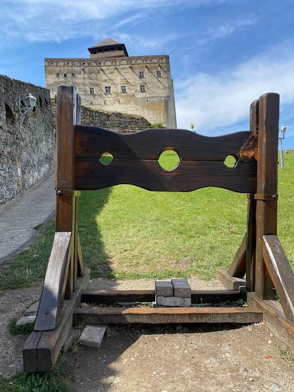 Hladomorňa, Hrad Trenčin - Image 2