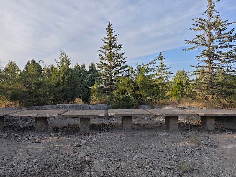 Abandoned building - Image 2