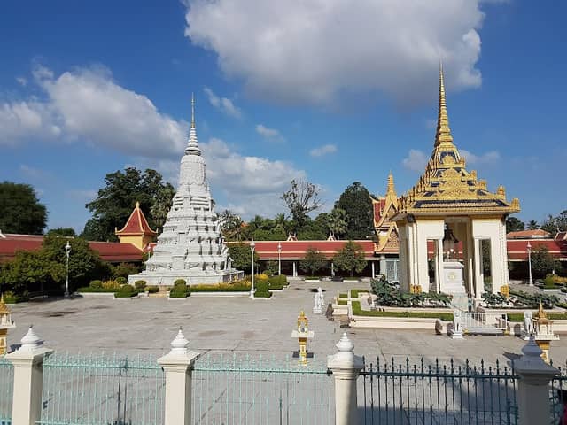 Wat Botum Park - Image 1