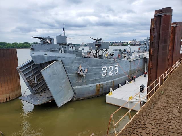 USS LST-325 - Image 2