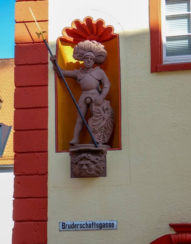 Ritter Statue - Image 1