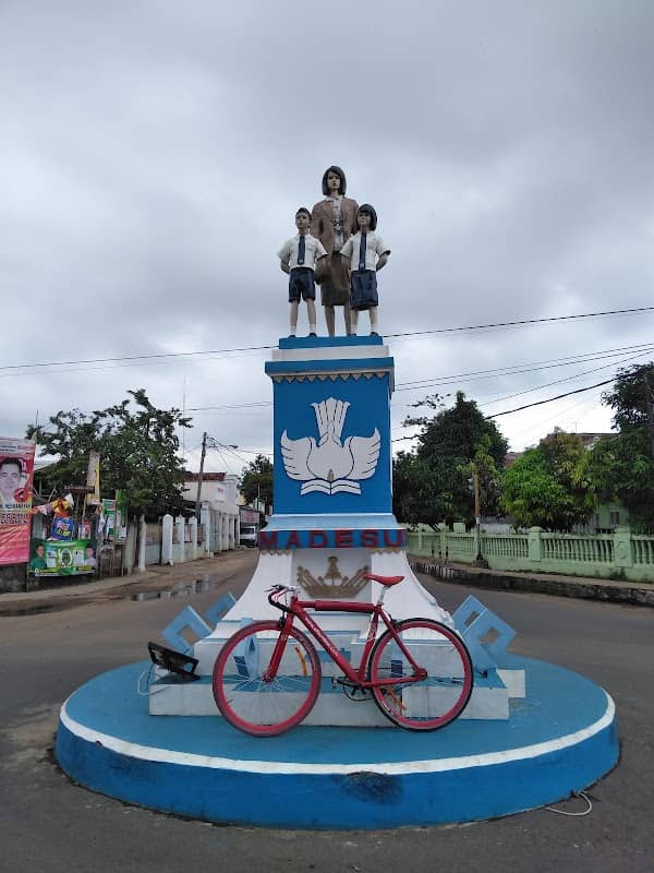 Tugu Madesu - Image 1