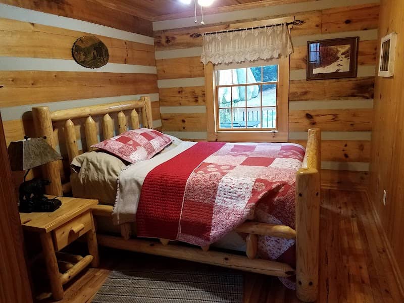 Holly Hill Cabin - Image 1