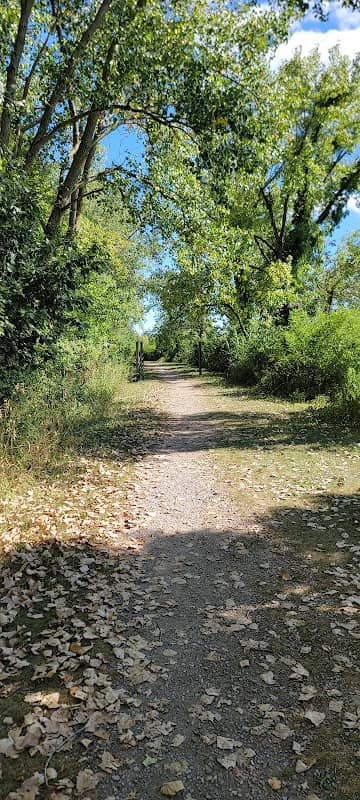 Pew Island Trailhead. - Image 1