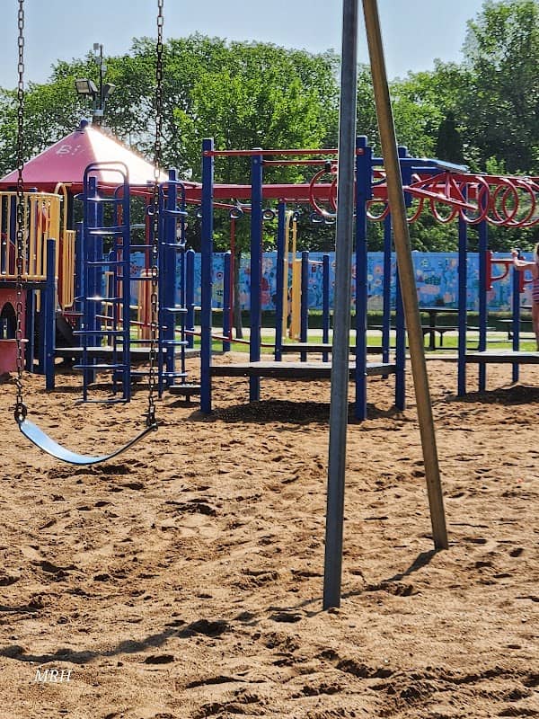 Flowerdale Park - Image 2