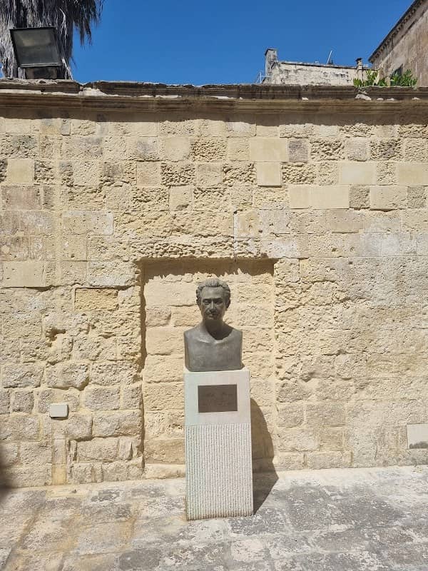 Palazzo Loffredo Adorno - Image 2