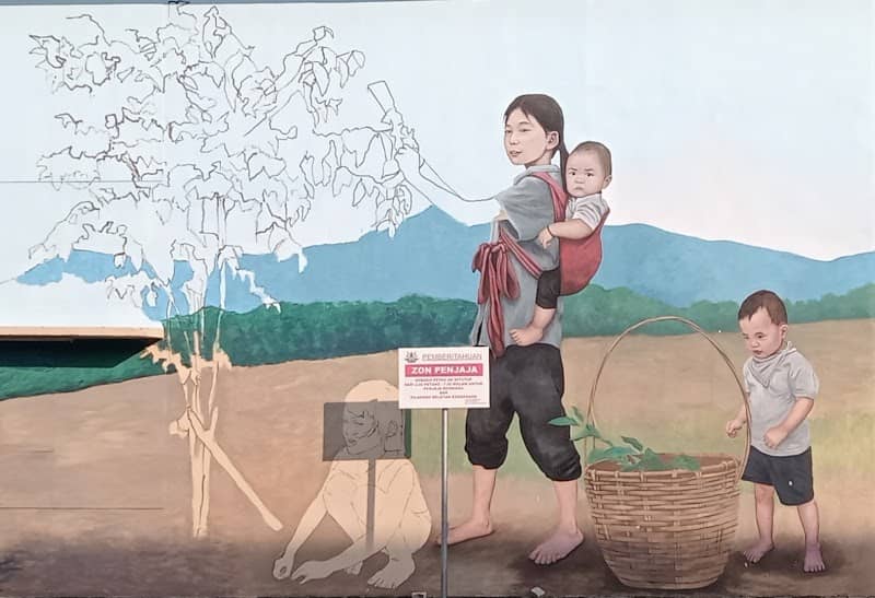 MURAL "AH MUI DAN ADIK-ADIK" BUKIT GAMBIR - Image 1
