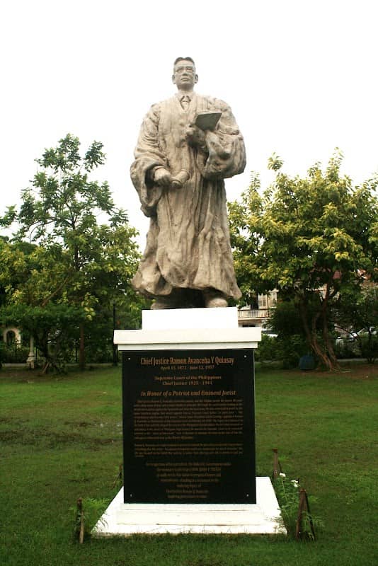 Chief Justice Ramon Q. Avanceña Statue - Image 2