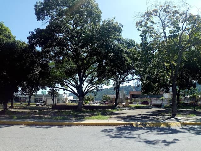 Plaza Las Banderas - Image 1