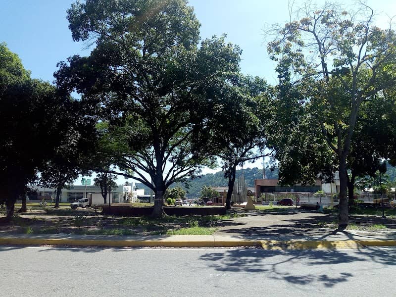 Plaza Las Banderas - Image 1