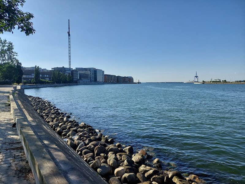 Malmo harbour lookout - Image 1