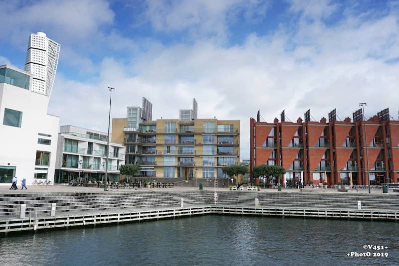 Malmo harbour lookout - Image 2
