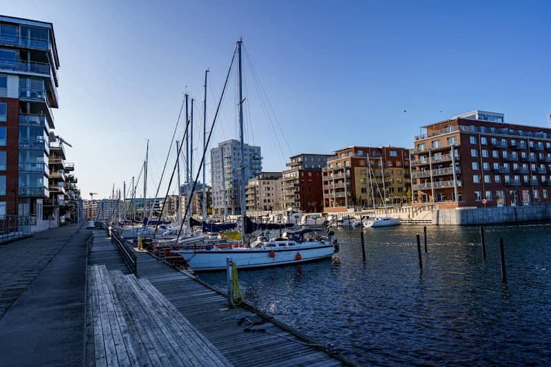 Malmo harbour lookout - Image 3