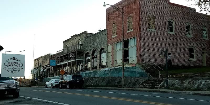 Calico Rock Historic District - Image 1