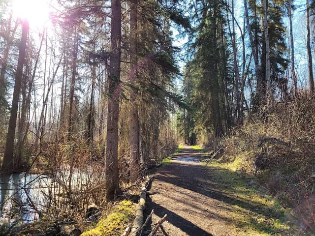 Riverside Park - Image 2