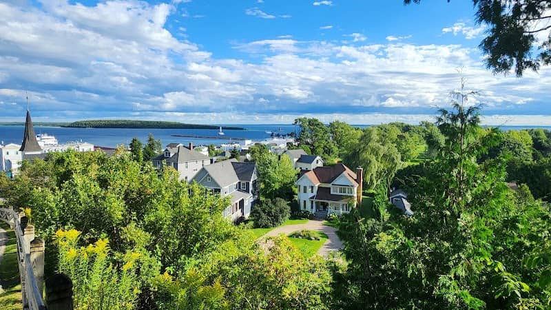Fort St Scenic Lookout - Image 2