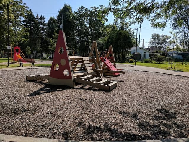 Chestnut Park - Image 1