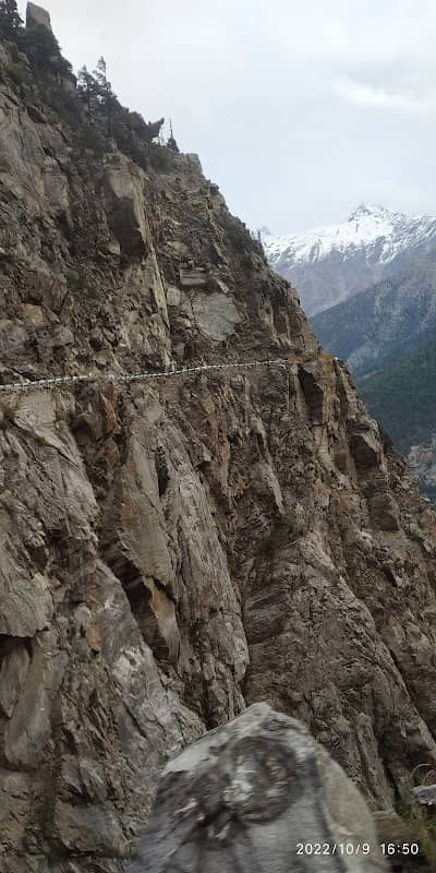 Roula Cliff/ Roghi Sucide Point, Kalpa - Image 1