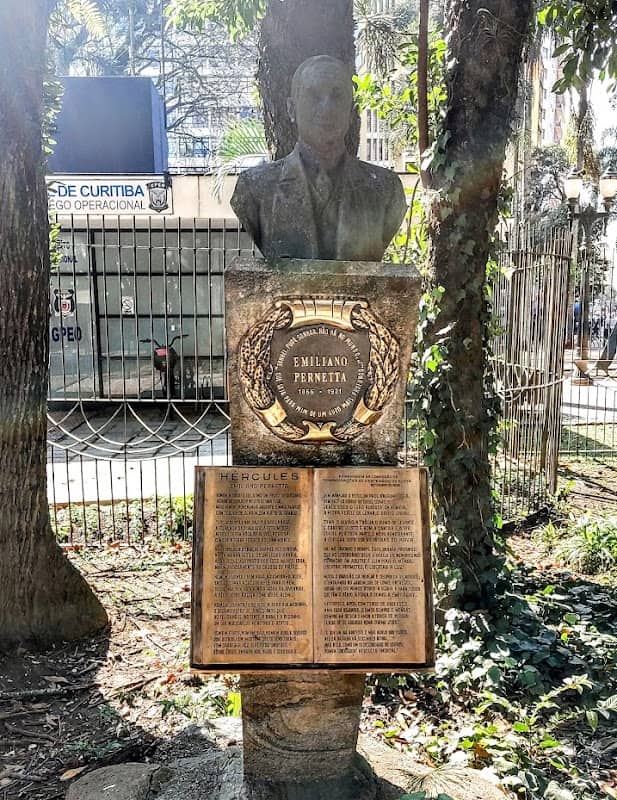 Monumento a Emiliano Pernetta - Image 1