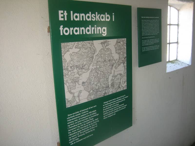 Fredsøjlen ved Spøttrup Borg - Image 1