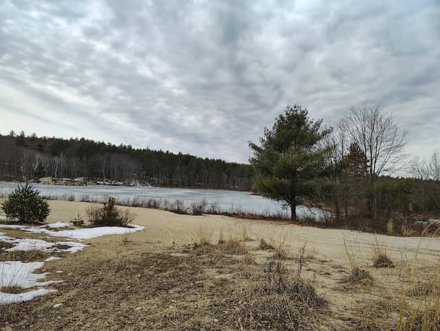 Head's Pond Trail Parking - Image 1