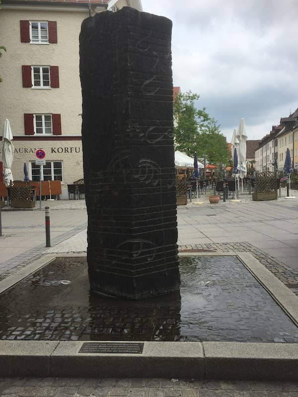 Johann-Sebastian-Bach-Brunnen - Image 1