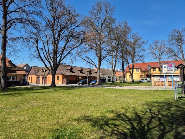 Husovo náměstí - Image 1