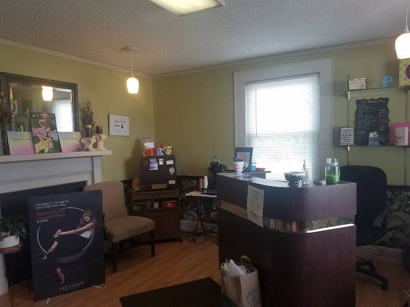 Mane Attraction Hair Studio - Image 1