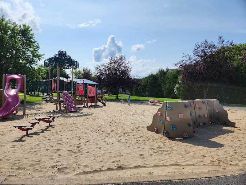 Pommiers Park - Image 1