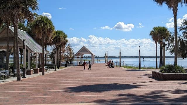 Kissimmee Lakefront Park - Image 2