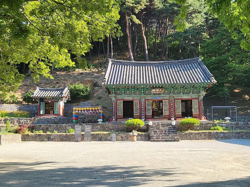 Yeongnangsa - Image 1