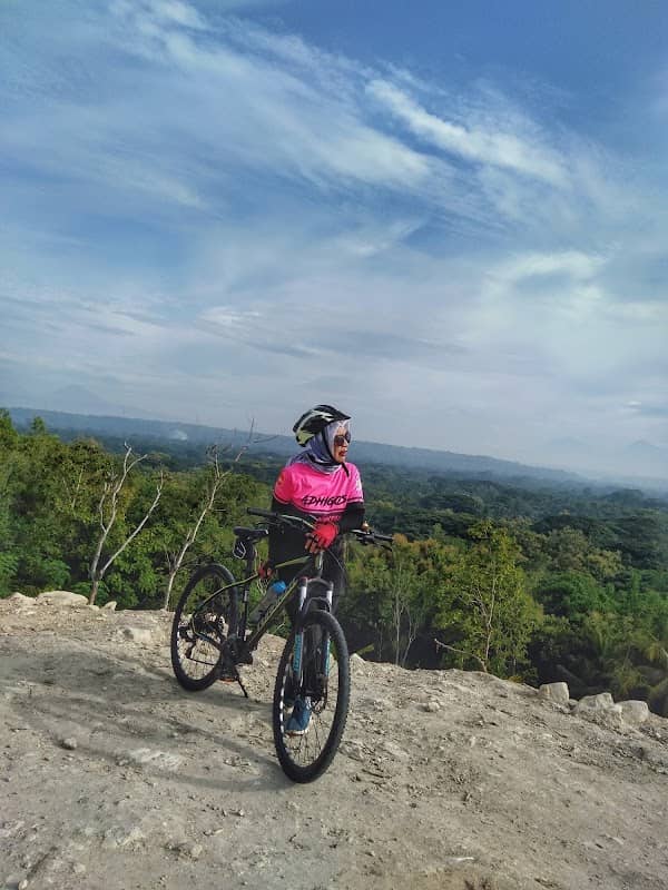 Gunung Pecok - Image 1