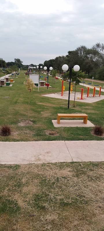 Héroes de Malvinas Park - Image 1