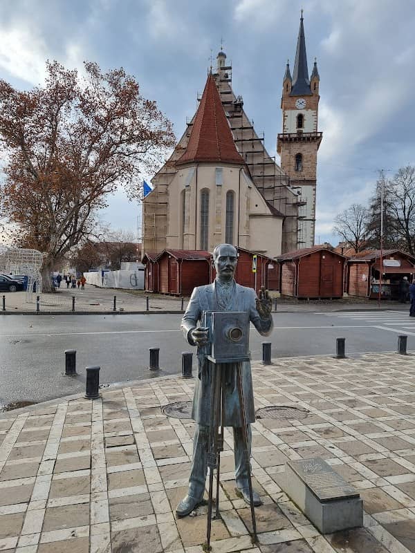 Statuia Fotografului Alexandru Roșu - Image 1