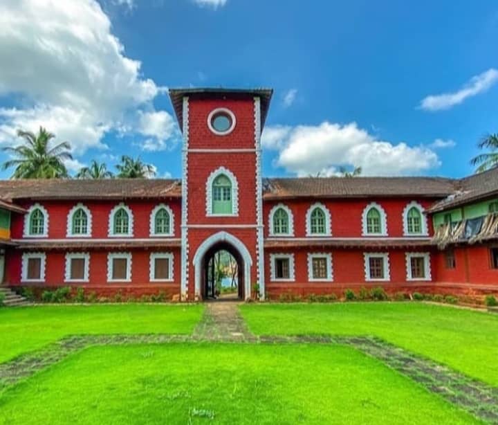 Sawantwadi Palace - Image 1