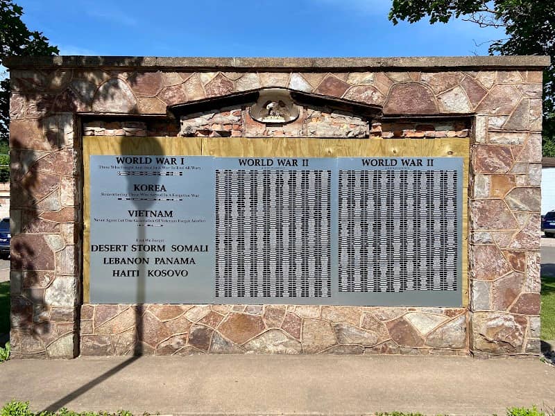 Veterans Park - Image 1