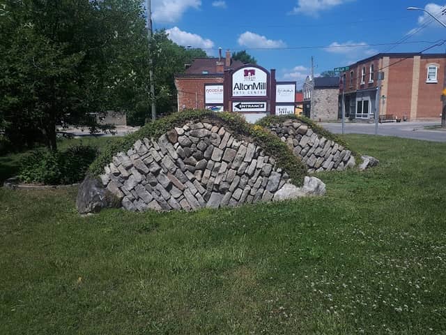 Alton Village Square - Image 1