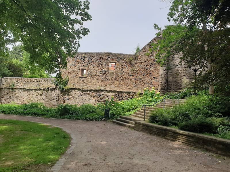 Zwingenberg Park - Image 1
