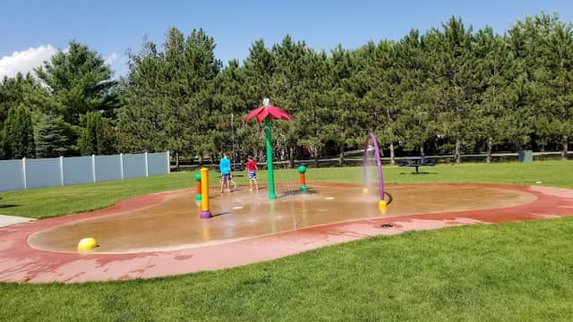 Royalton Splash Park - Image 1