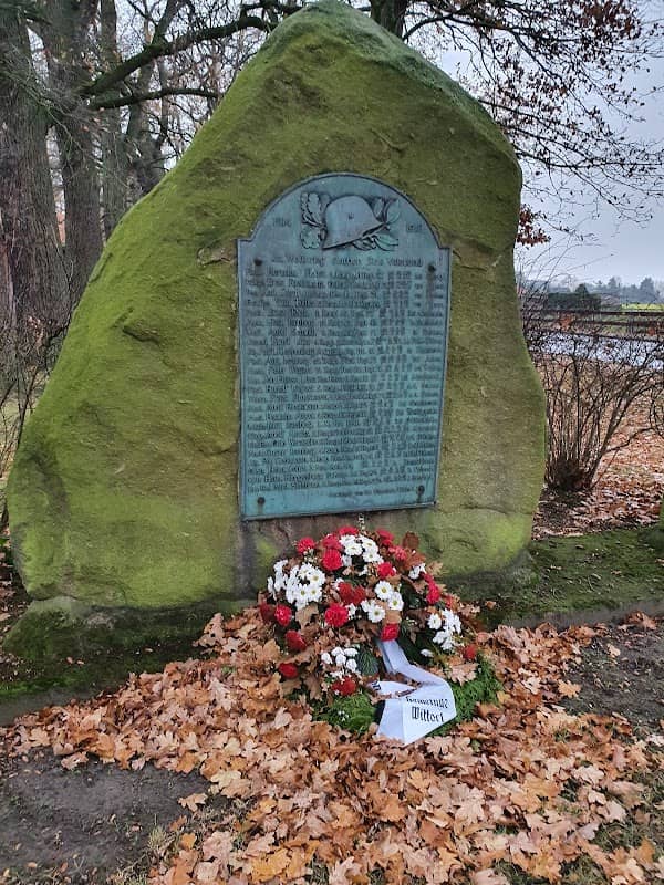 Ehrenmal Opfer der Weltkriege Wittorf - Image 1