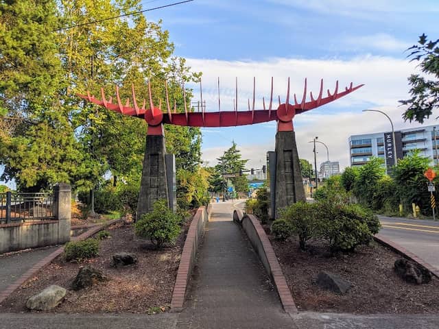 Captain George Vancouver Monument - Image 2